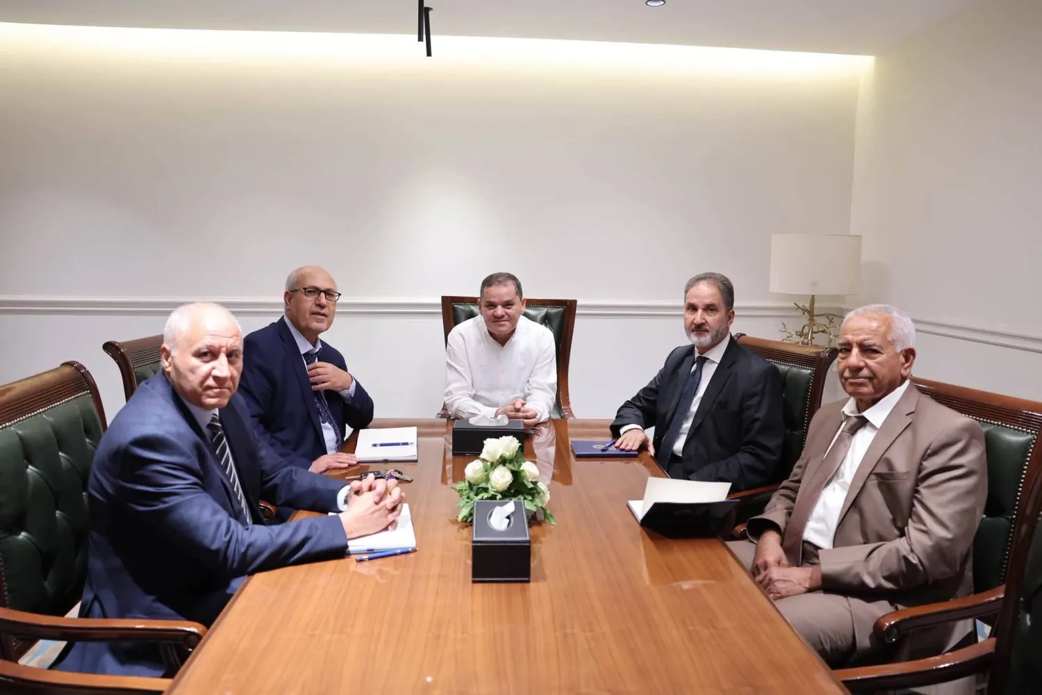 الدبيبة خلال اجتماع مع مجلس التخصصات الطبية الليبي في طرابلس الثلاثاء (مكتب الدبيبة)