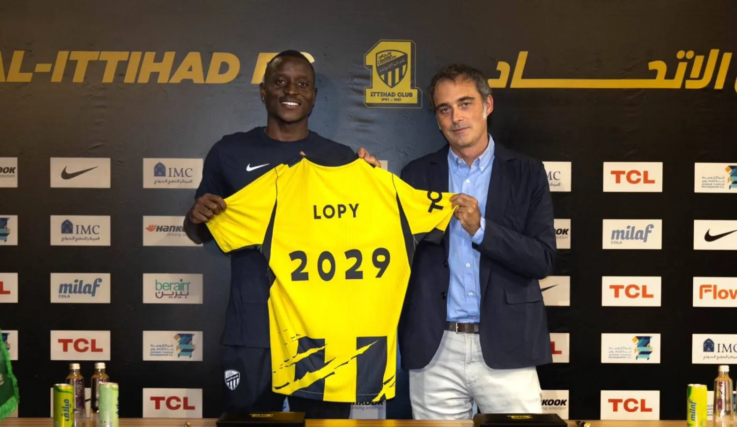 لاعب الوسط السنغالي ديون لوبي (نادي الاتحاد)