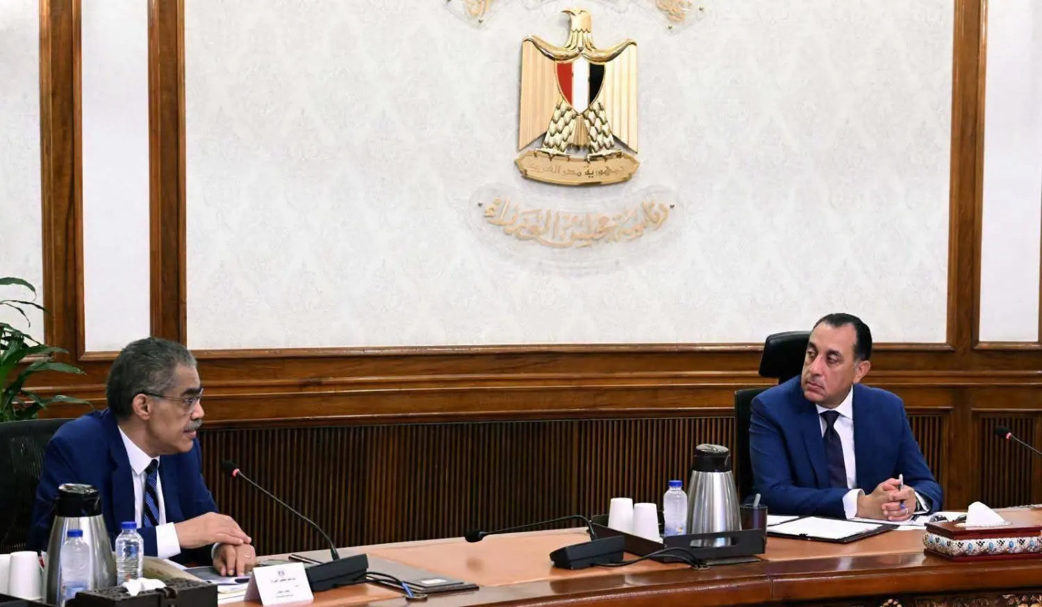 وزير الدولة للإعلام ضياء رشوان يستعرض مهام وزارته أمام رئيس الوزراء مصطفى مدبولي في اجتماع سابق (مجلس الوزراء المصري)