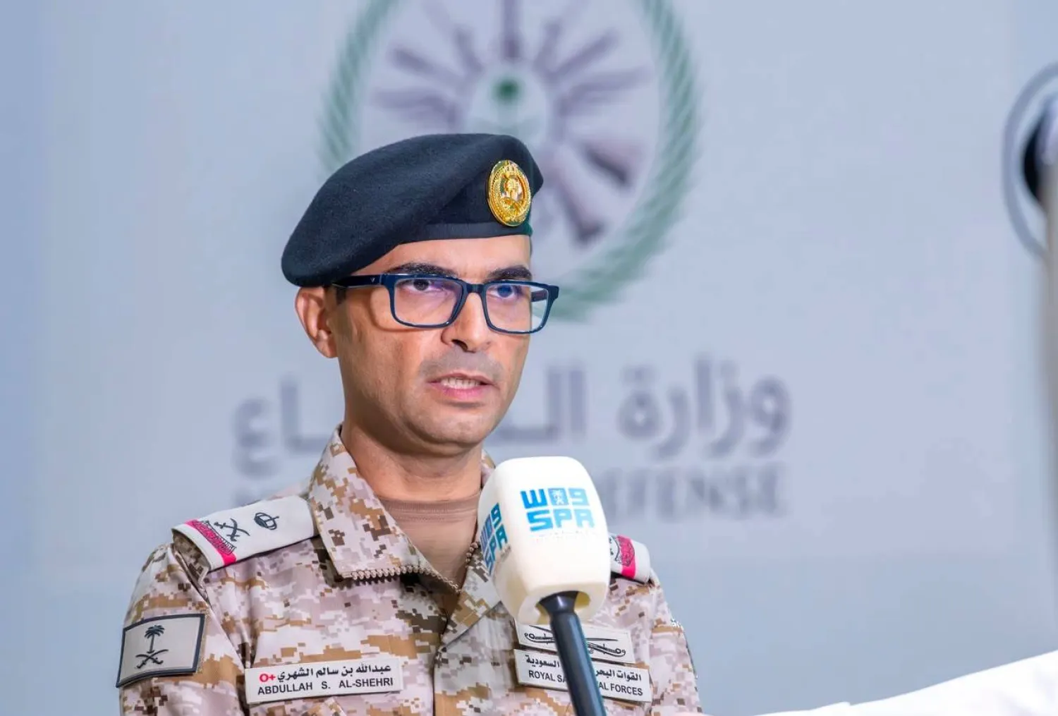 اللواء البحري الركن عبد الله الشهري قائد التحالف البحري الدفاعي خلال تصريحه لـ«وكالة الأنباء السعودية» (واس)