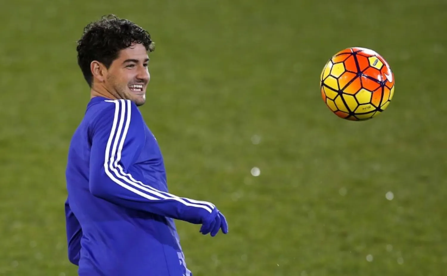 النجم البرازيلي السابق ألكسندر باتو (رويترز)