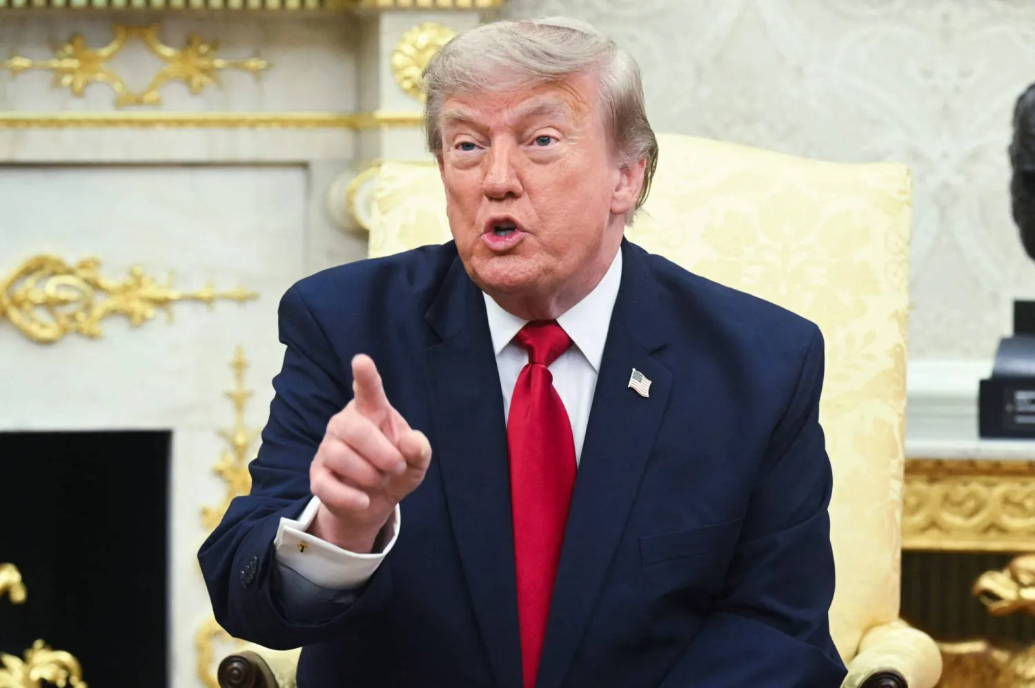 الرئيس الأميركي دونالد ترمب يجيب عن أسئلة من الصحافيين حول إيران خلال اجتماع مع رئيس الوزراء العراقي علي الزيدي في البيت الأبيض يوم 14 يوليو 2026 (أ.ف.ب)