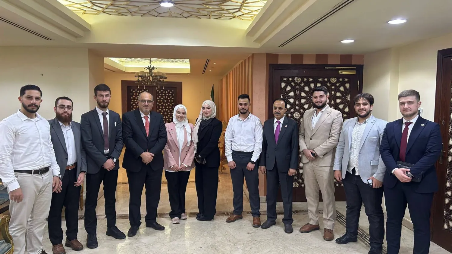 رئيس البعثة السورية في القاهرة يلتقي عدداً من الطلاب السوريين الدارسين في الجامعات المصرية (السفارة السورية في القاهرة)