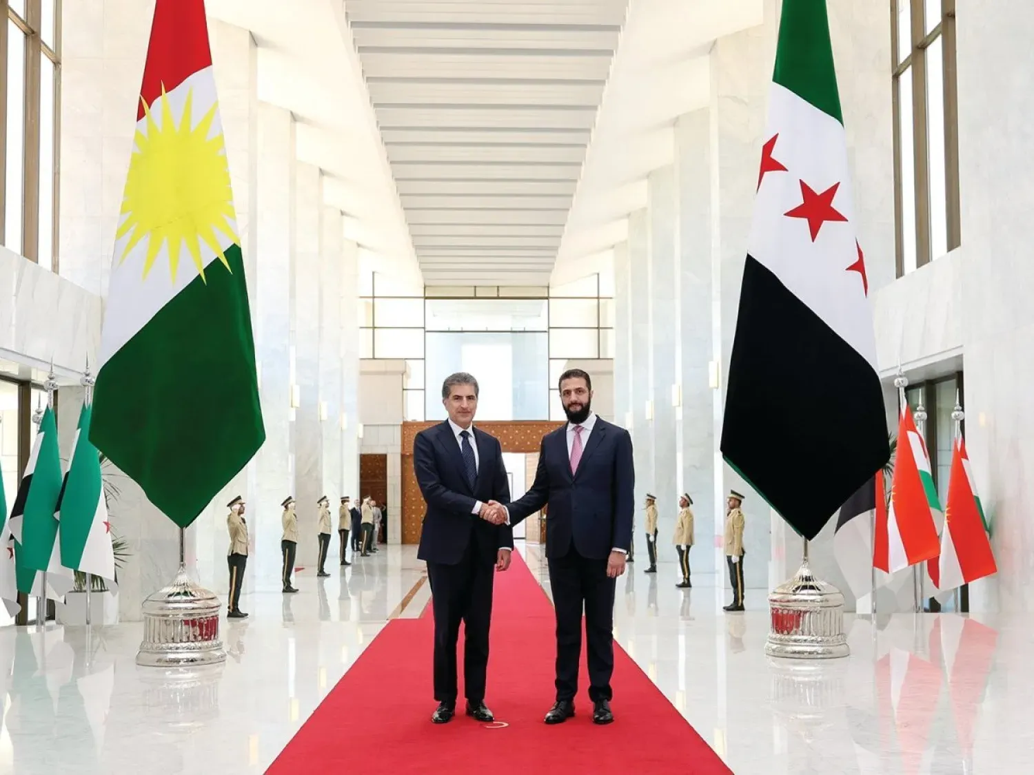 Suriye Devlet Başkanı Ahmed el Şara, Şam'da Irak Kürdistan Bölgesi Başkanı Neçirvan Barzani'yi kabul etti (Cumhurbaşkanlığı internet sitesi)