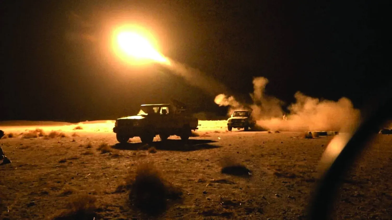 Yemen güçleri, dün şafak vakti Hudeyde’nin güneyindeki Husilerin mevzilerini bombaladı (SabaNet)