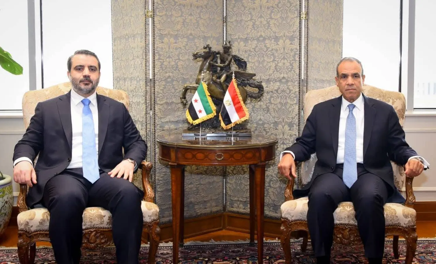 وزير الخارجية المصري بدر عبد العاطي خلال لقاء سابق مع نظيره السوري أسعد الشيباني في القاهرة (الخارجية المصرية)
