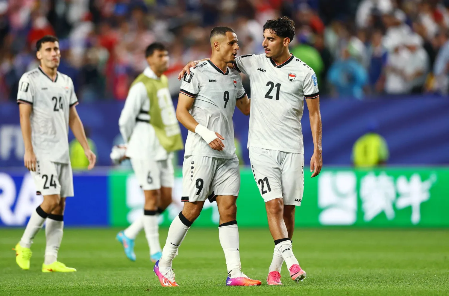 منتخب العراق خلال مواجهة فرنسا في بطولة كأس العالم الأخيرة (رويترز)