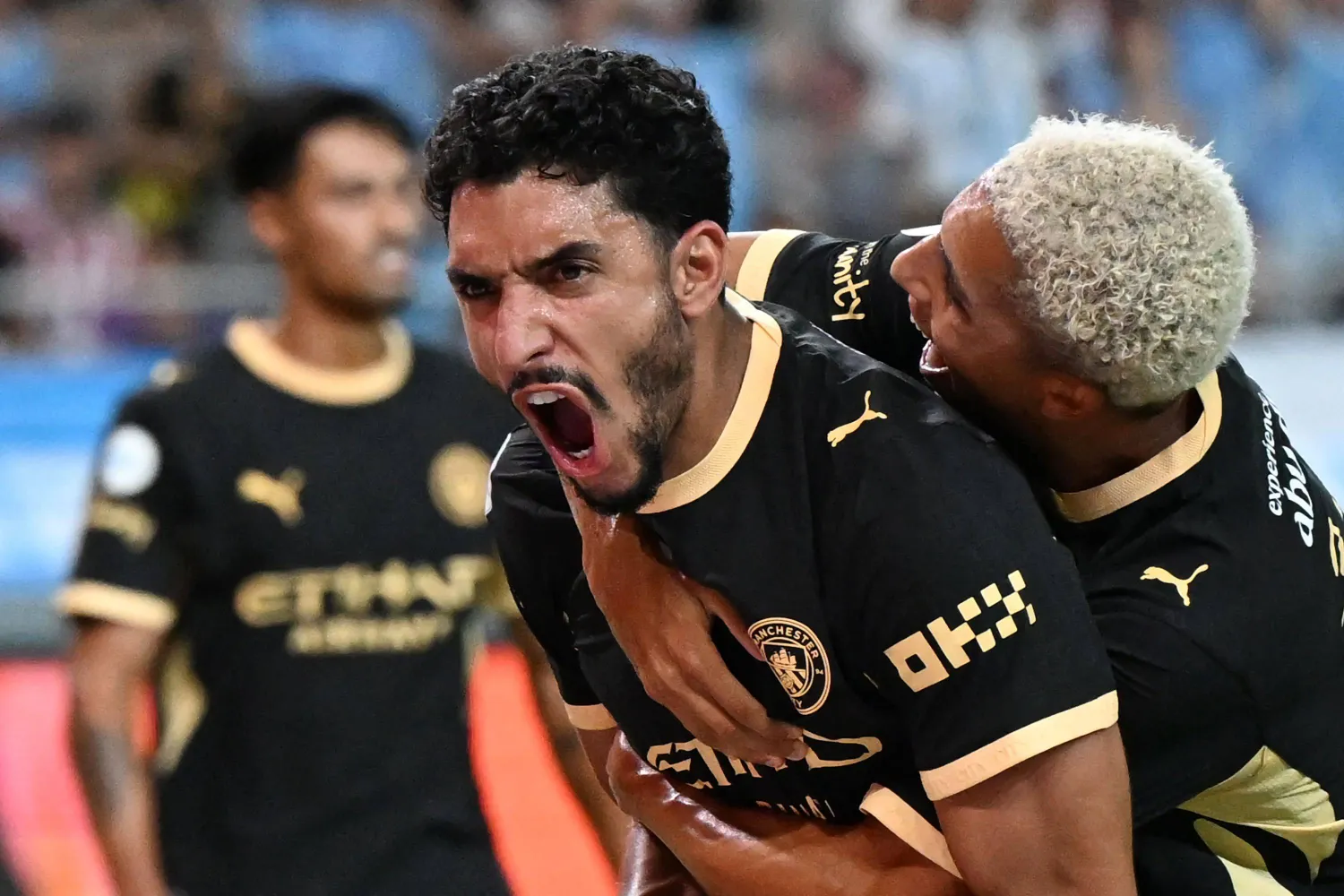 المصري الدولي عمر مرموش تألق مع سيتي وديّاً أمام أتلتيكو (أ.ف.ب)