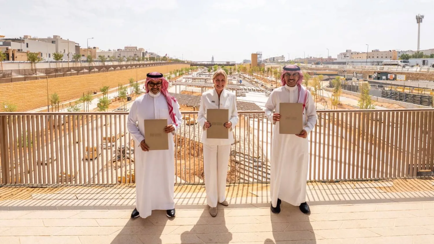 «شركة المسار الرياضي للتطوير» توقّع عقود ترسية صندوق استثماري عقاري (شركة المسار الرياضي)