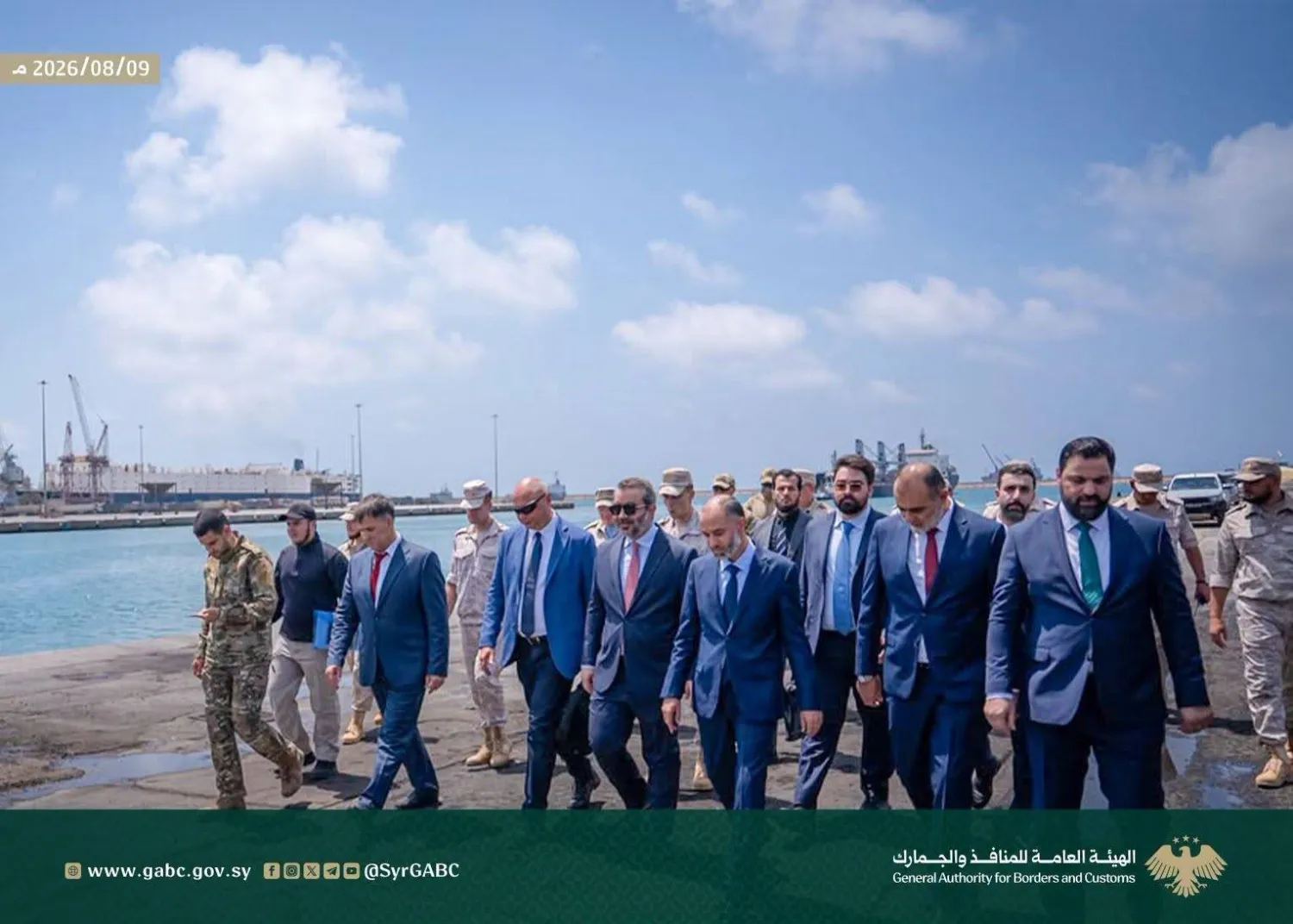 تفقد الرصيف رقم 4 في مرفأ طرطوس البحري بحضور وزير الخارجية السوري (الهيئة العامة للمنافذ والجمارك) 
وزير الخارجية والمغتربين أسعد الشيباني والوفد المرافق له في جولة ميدانية داخل مطار اللاذقية الدولي وميناء طرطوس للاطلاع على المنشآت والمرافق التي شملتها مذكرة التفاهم بين سوريا وروسيا
