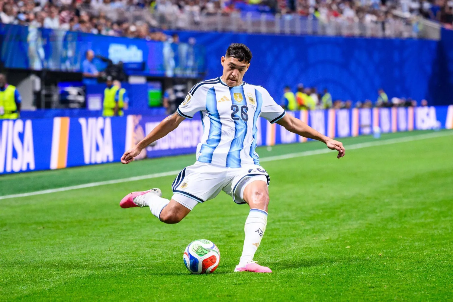 ناهويل مولينا مدافع أتلتيكو مدريد يقترب من روما (د.ب.أ)