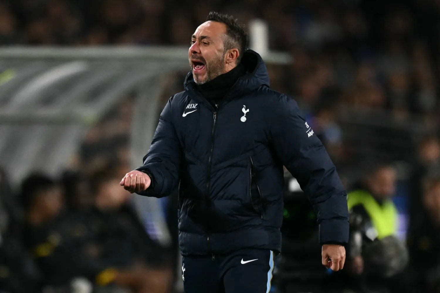 Tottenham Hotspur's manager Roberto De Zerbi reacts during the Sydney Super Cup football match between English Premier League teams Chelsea and Tottenham Hotspur at Stadium Australia in Sydney on August 1, 2026. (AFP)