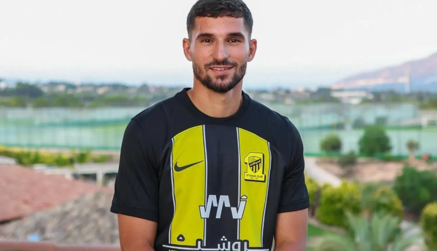 الجزائري حسام عوار لاعب الاتحاد (نادي الاتحاد)