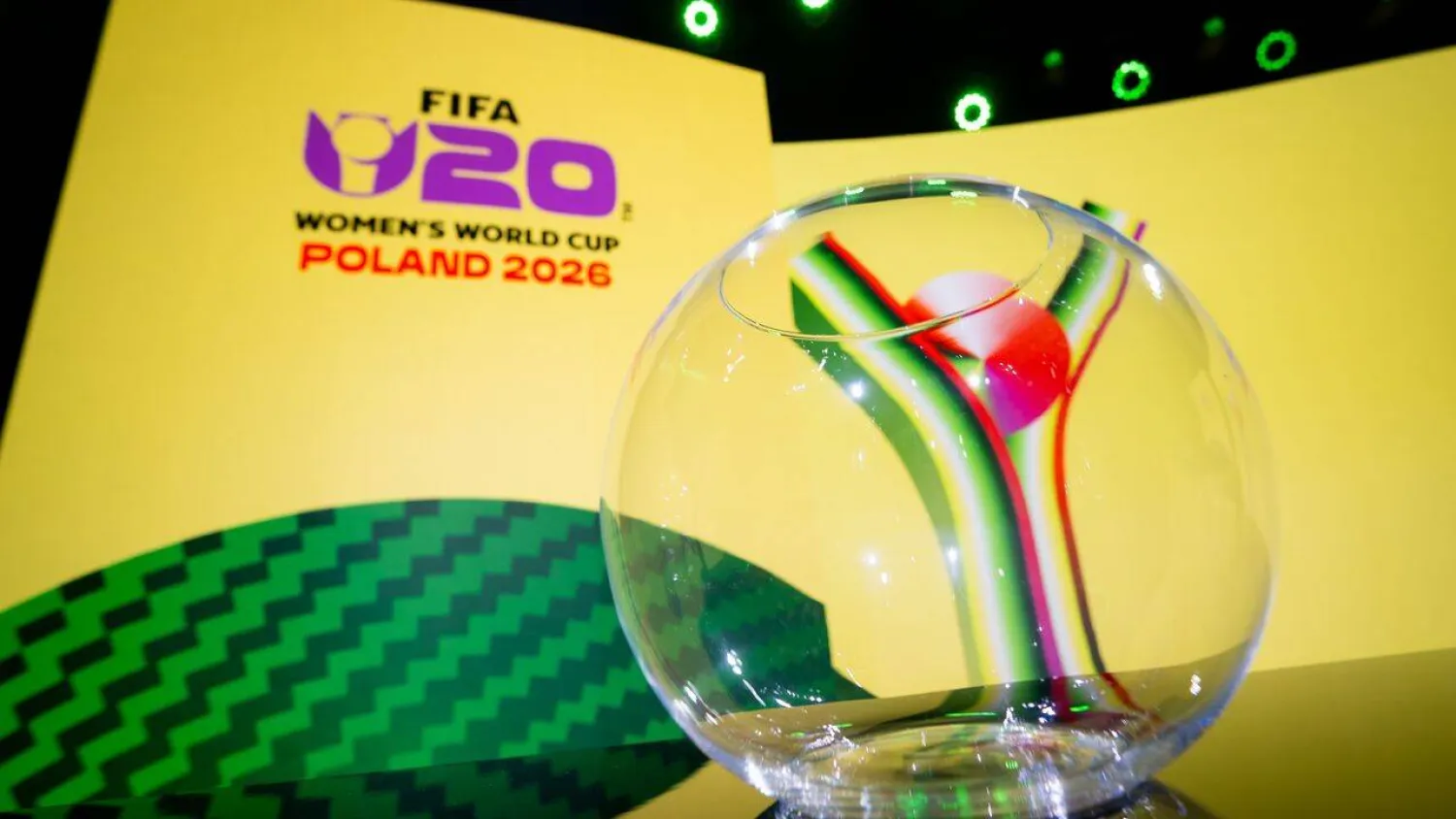 كندا تؤكد مشاركتها في كأس العالم للسيدات تحت 20 عاماً رغم أزمة «فيفا» (رويترز)
