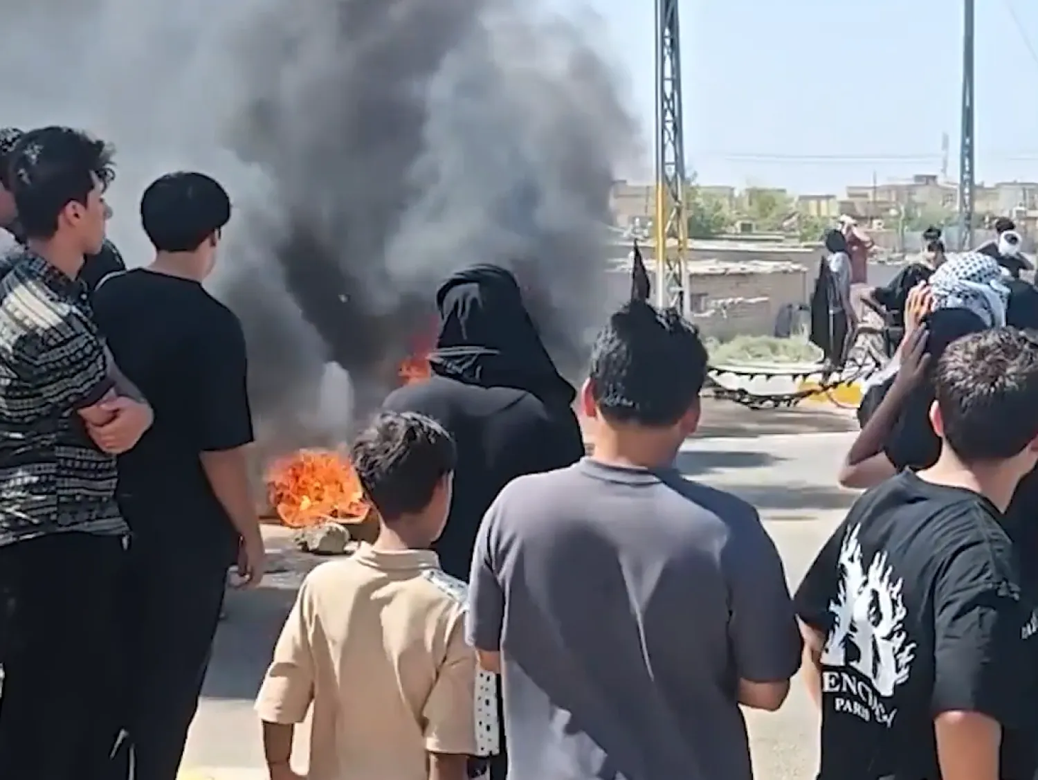 People protest in Dhi Qar over frequent power outages. (Social media)