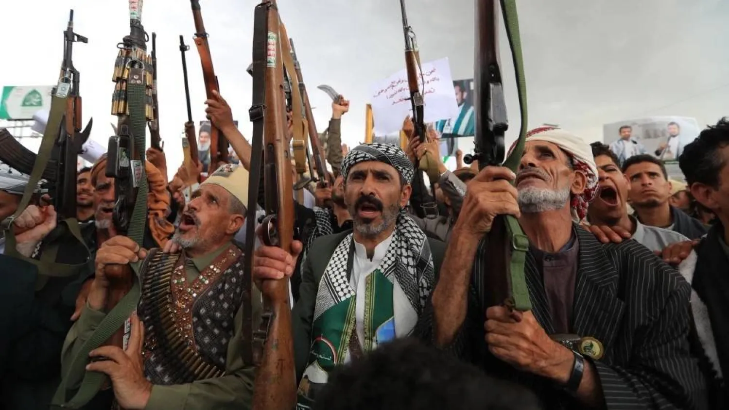 الجماعة الحوثية تحشد أنصارها وتشدد الرقابة على الإعلام الدولي (أ.ف.ب)