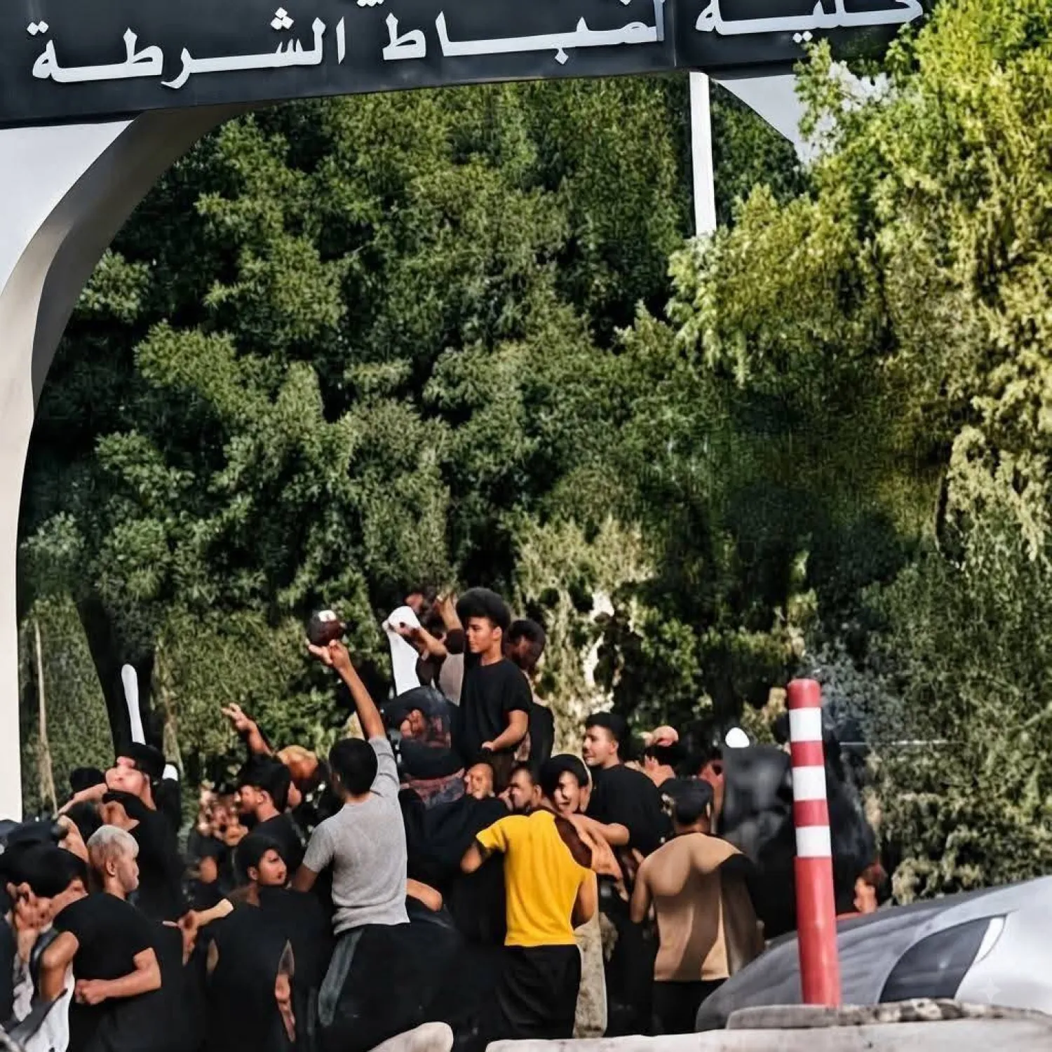 «مرتزقة سوريون» خلال تظاهرة في العاصمة الليبية طرابلس الجمعة (صفحة حراك ضد التوطين)