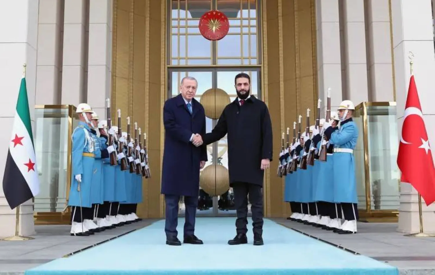 الرئيس التركي مستقبلاً الرئيس السوري أحمد الشرع في أول زيارة له إلى تركيا فبراير 2025 (الرئاسة التركية)