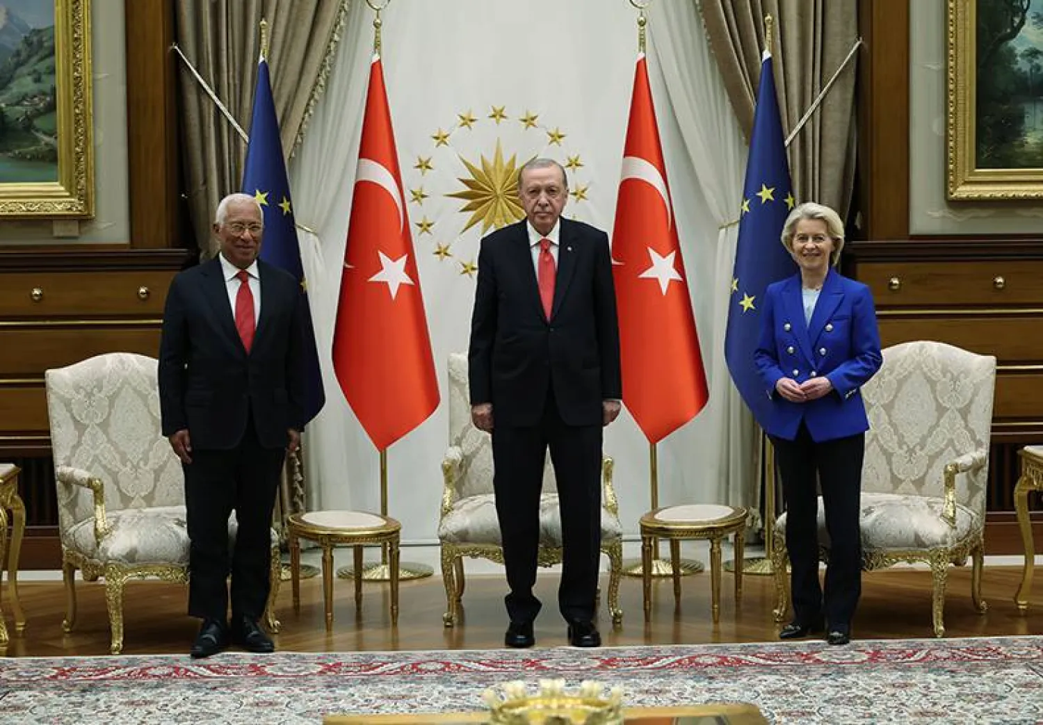 إردوغان خلال استقباله رئيس «مجلس أوروبا» أنطونيو كوستا ورئيسة «المفوضية الأوروبية» فون دير لاين بالقصر الرئاسي في أنقرة 8 يوليو الماضي (الرئاسة التركية)