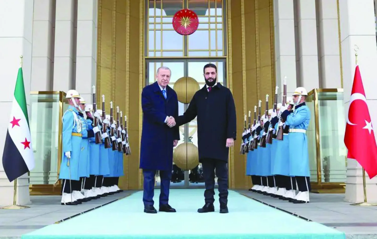 
الرئيس التركي مستقبلاً الرئيس السوري أحمد الشرع في أول زيارة له إلى تركيا فبراير 2025 (الرئاسة التركية)