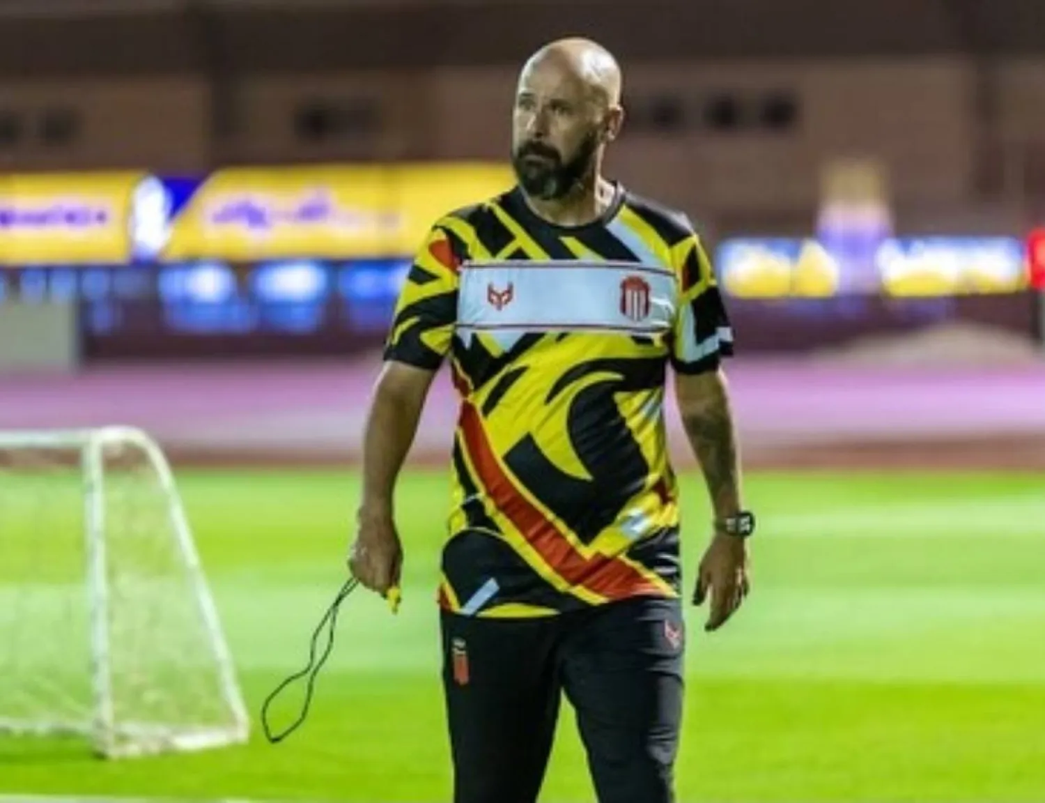 الأوروغوياني ماوريسيو دولّاك المدير الفني لفريق الرياض (نادي الرياض)