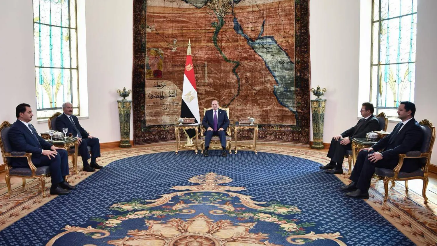 الرئيس المصري عبد الفتاح السيسي مستقبلاً القائد العام لـ«الجيش الوطني» الليبي (أرشيفية_ الرئاسة المصرية)
