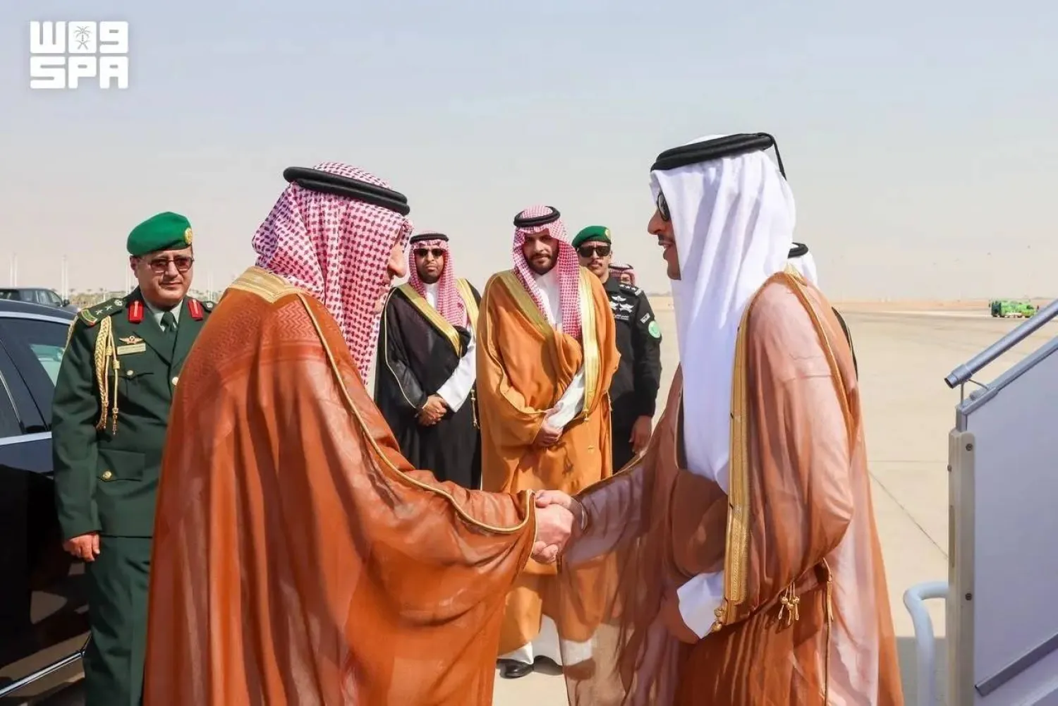 Qatar’s Prime Minister and Minister of Foreign Affairs Sheikh Mohammed bin Abdulrahman bin Jassim Al Thani is welcomed upon his arrival in Riyadh. (SPA)