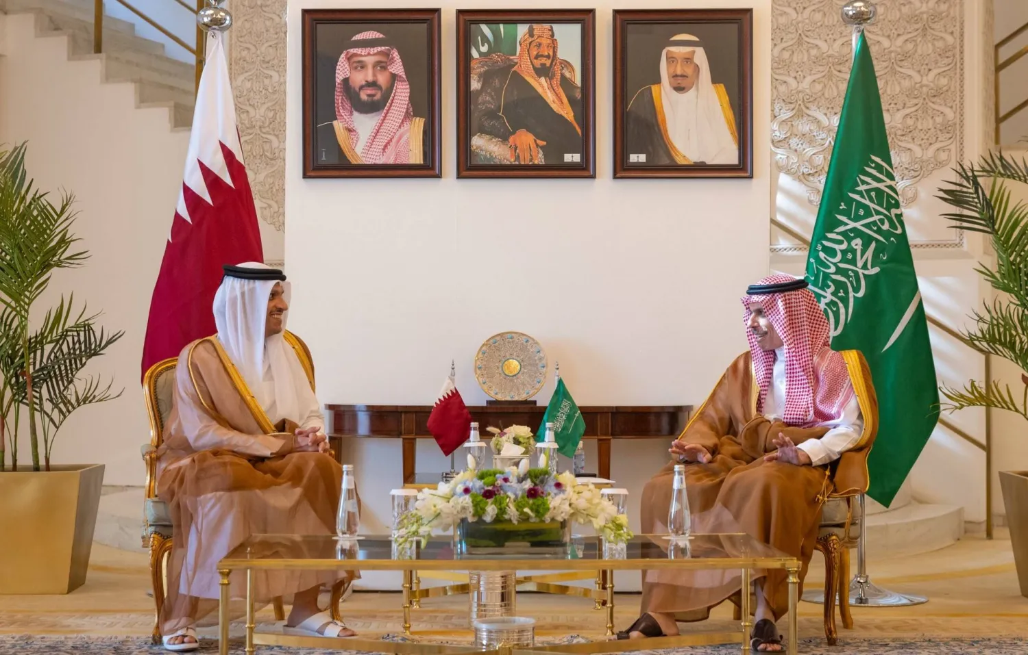 جانب من مباحثات الأمير فيصل بن فرحان والشيخ محمد بن عبد الرحمن آل ثاني في الرياض (واس)