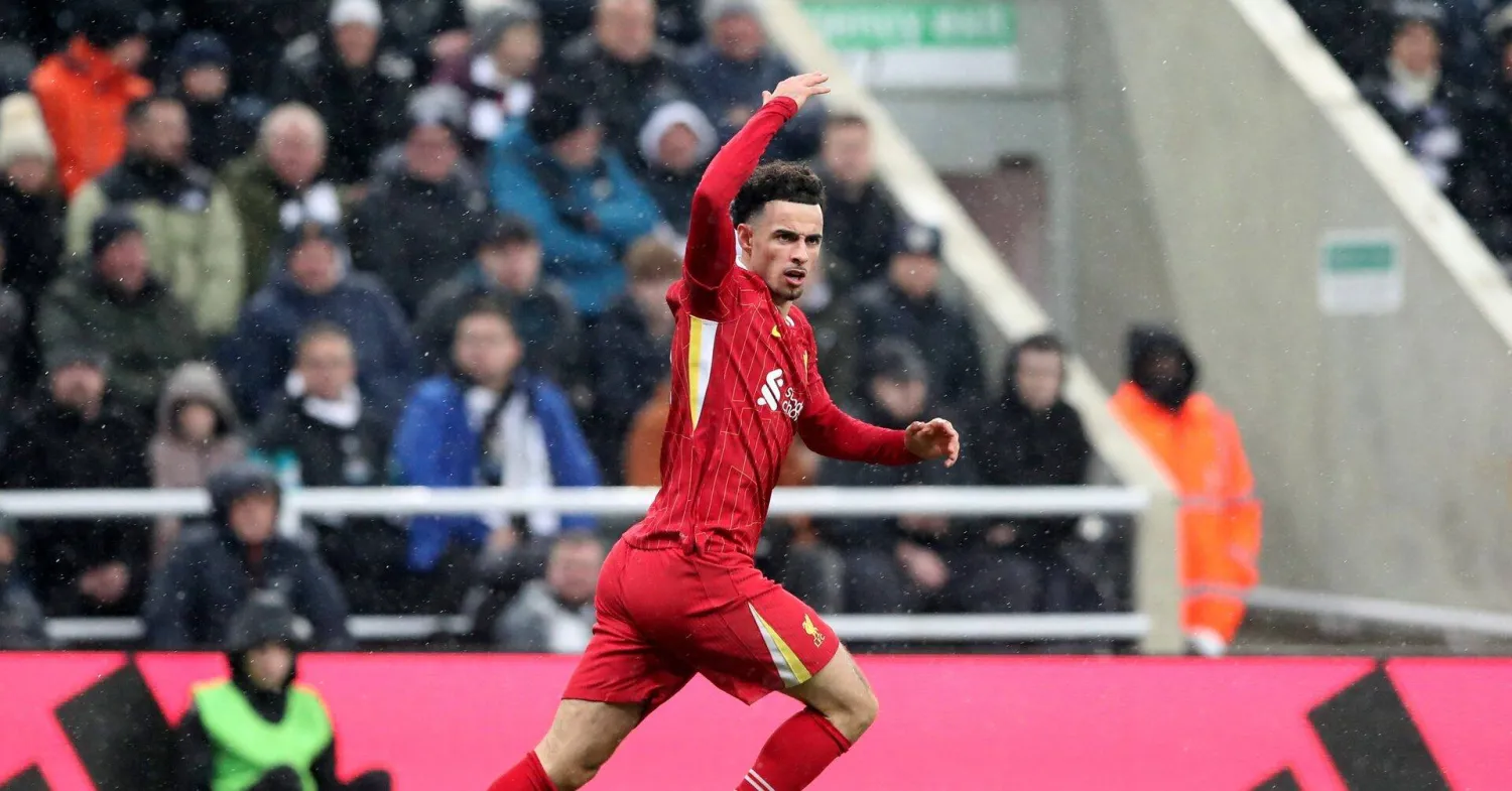 كورتيس جونز، لاعب وسط ليفربول (رويترز)