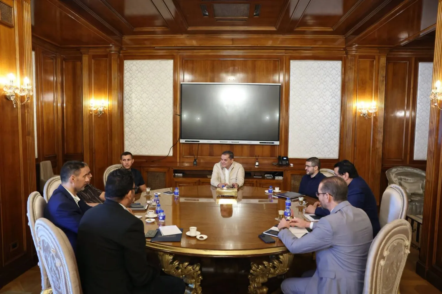 الدبيبة رئيس حكومة «الوحدة» الليبية يتابع أعمال اللجنة المكلفة بمتابعة تحسين الخدمات الأساسية... 20 أغسطس (مكتب الدبيبة)