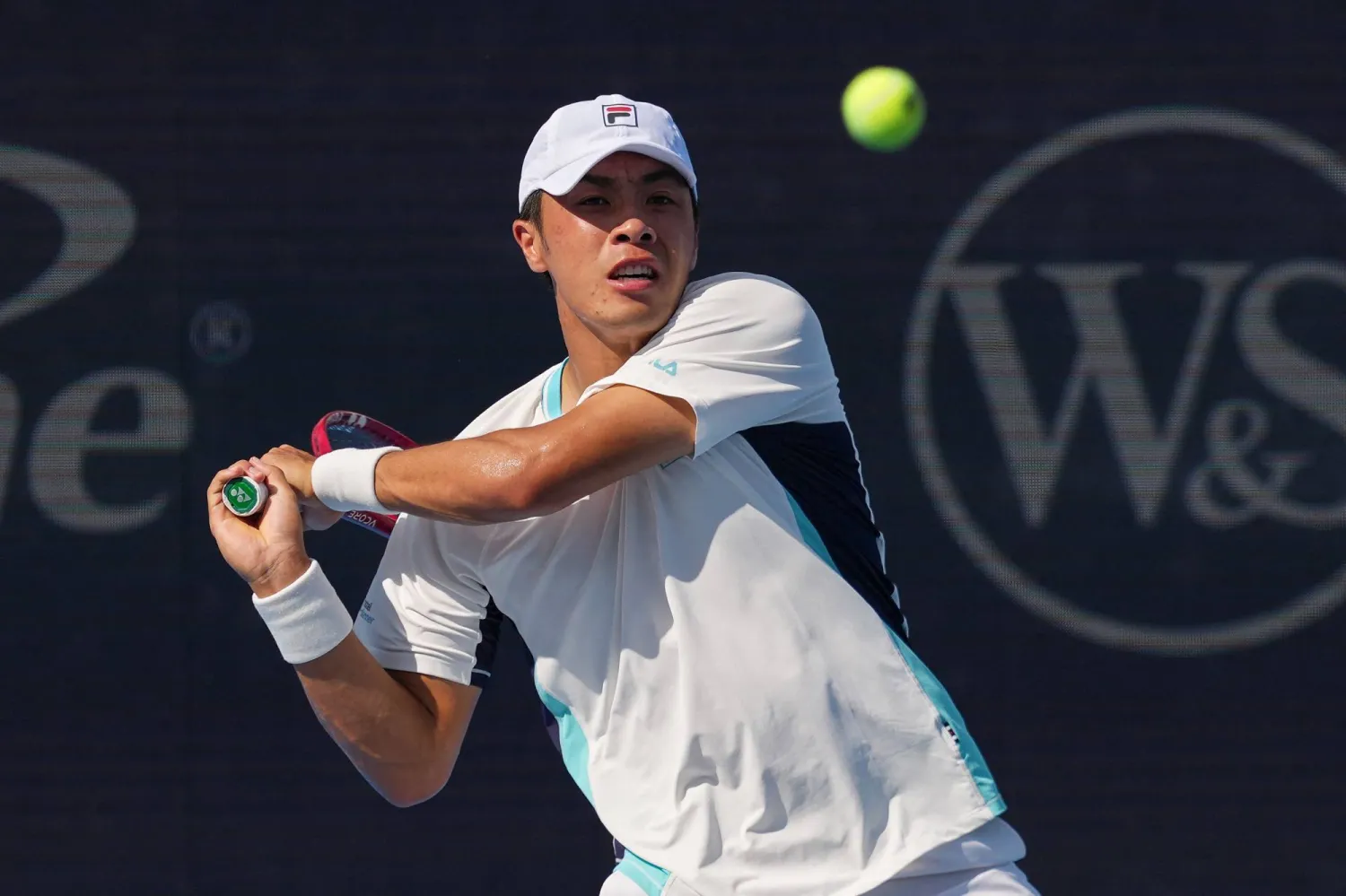 Brandon Nakashima of the United States plays a backhand during the match against Taylor Fritz of the United States during day 11 of the Cincinnati Open at the Lindner Family Tennis Center on August 21, 2026 in Mason, Ohio. (Getty Images/AFP)