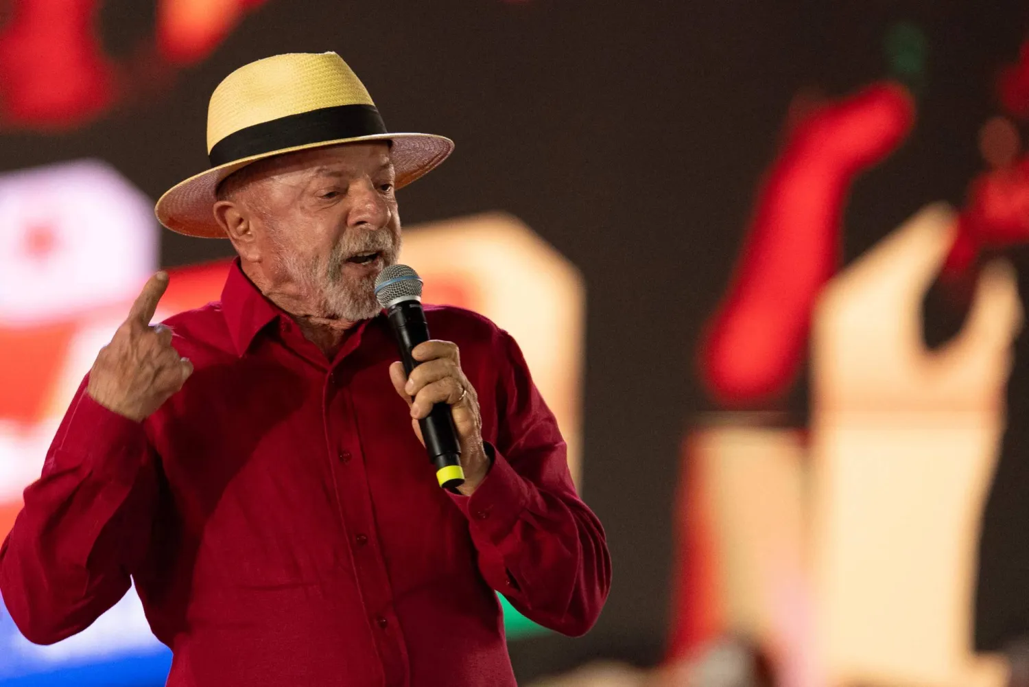 Brazil's President Luiz Inacio Lula da Silva speaks during a campaign rally at Praca da Estacao in Belo Horizonte, Minas Gerais state, Brazil on August 21, 2026. (AFP)