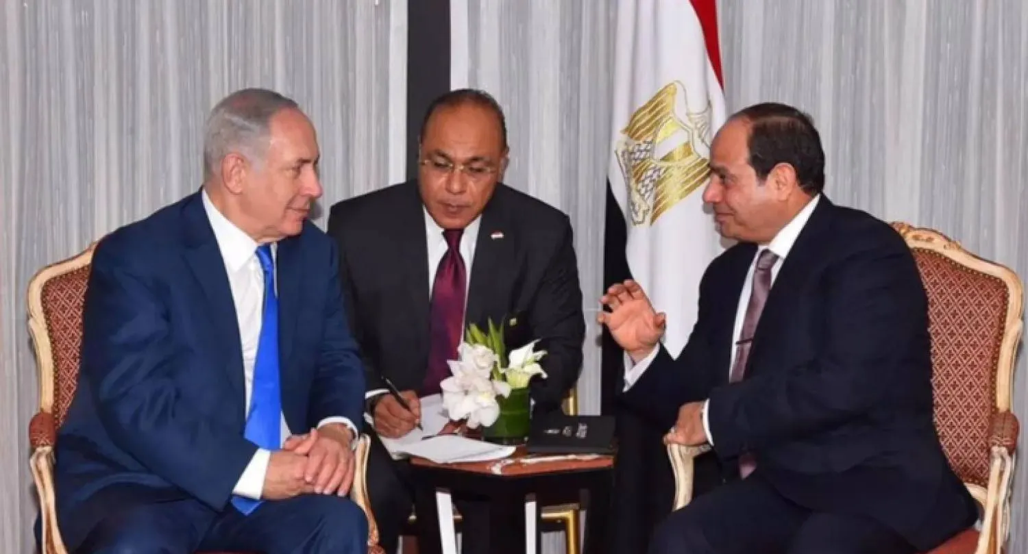 الرئيس المصري عبد الفتاح السيسي خلال لقاء رئيس الوزراء الإسرائيلي بنيامين نتنياهو على هامش اجتماع الجمعية العامة للأمم المتحدة 2017 (أرشيفية - رويترز)