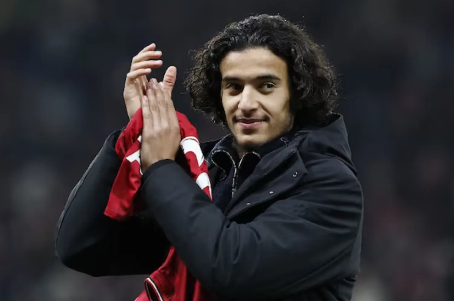 Soccer Football - Ligue 1 - Lille v Olympique de Marseille - Decathlon Arena Stade Pierre-Mauroy, Villeneuve-d'Ascq, France - December 5, 2025 Lille's Ayyoub Bouaddi applauds fans before the match after the announcement of his contract extension REUTERS/Benoit Tessier 