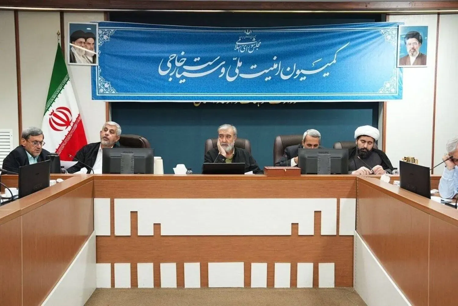 Dün yapılan Ulusal Güvenlik ve Dış Politika Komitesi toplantısından bir kare (İran Meclisi’nin internet sitesi)