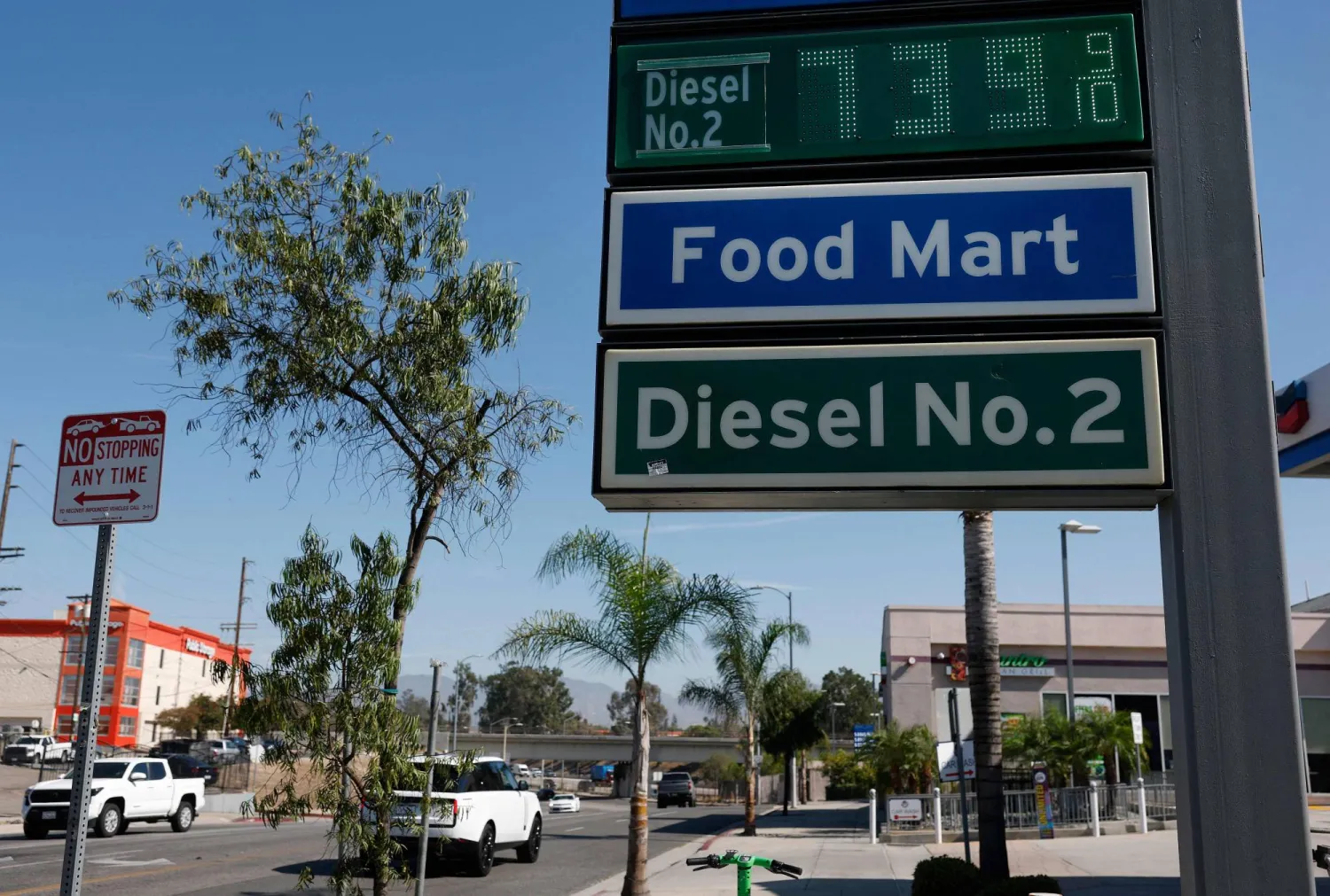 LOS ANGELES, CALIFORNIA - AUGUST 21: Diesel prices over $7 a gallon are displayed on a pump at a gas station on August 21, 2026 in Los Angeles, California. Justin Sullivan/Getty Images/AFP