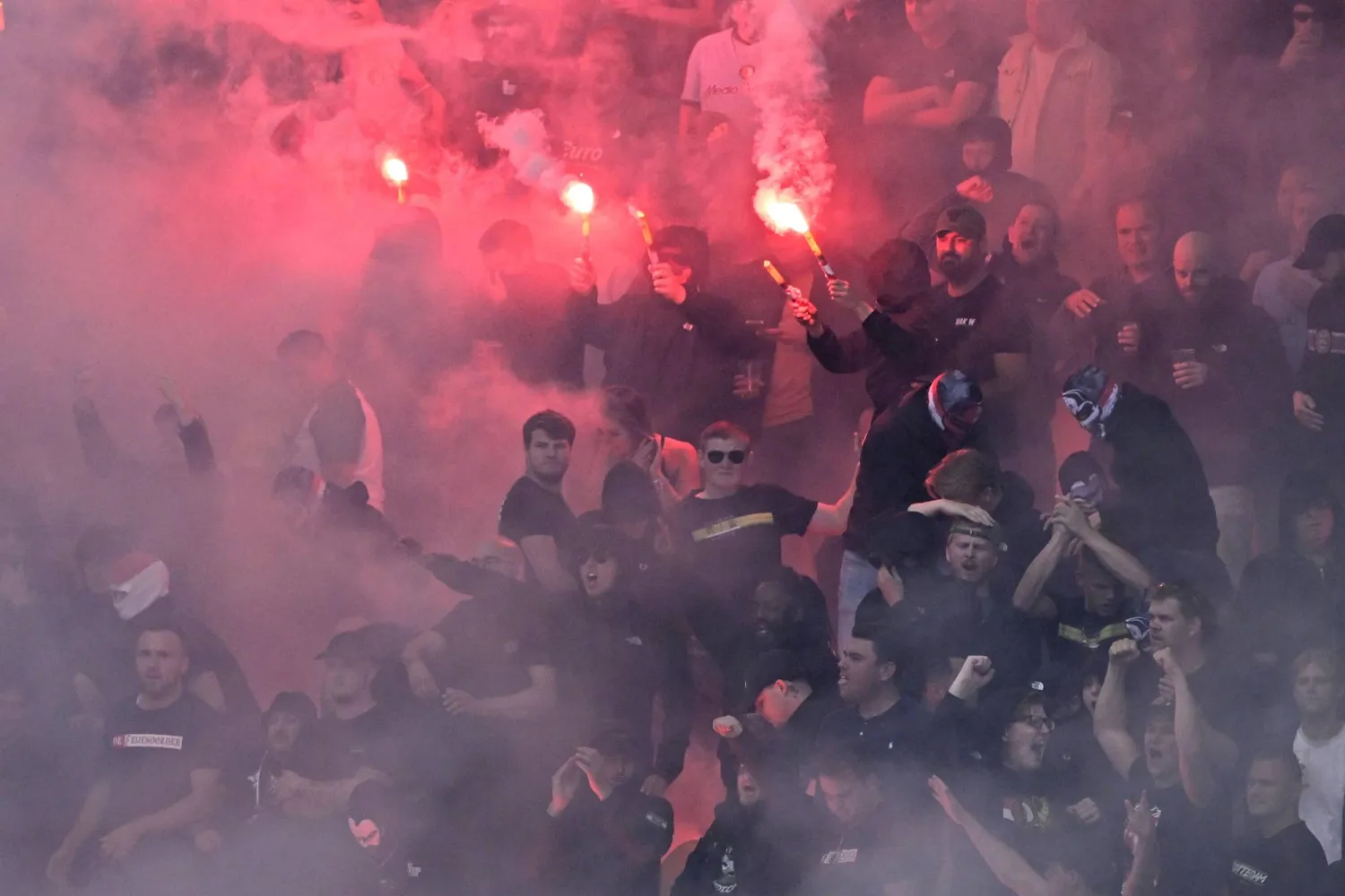الاتحاد الهولندي يراجع بروتوكولاته بعد أحداث مباراة كامبور وفينوورد (إ.ب.أ)