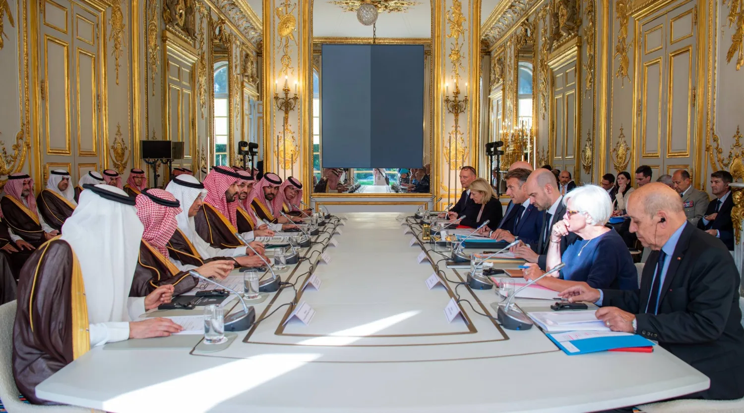 الأمير محمد بن سلمان والرئيس إيمانويل ماكرون يترأسان الاجتماع الأول لمجلس الشراكة الاستراتيجي بين البلدين (واس)