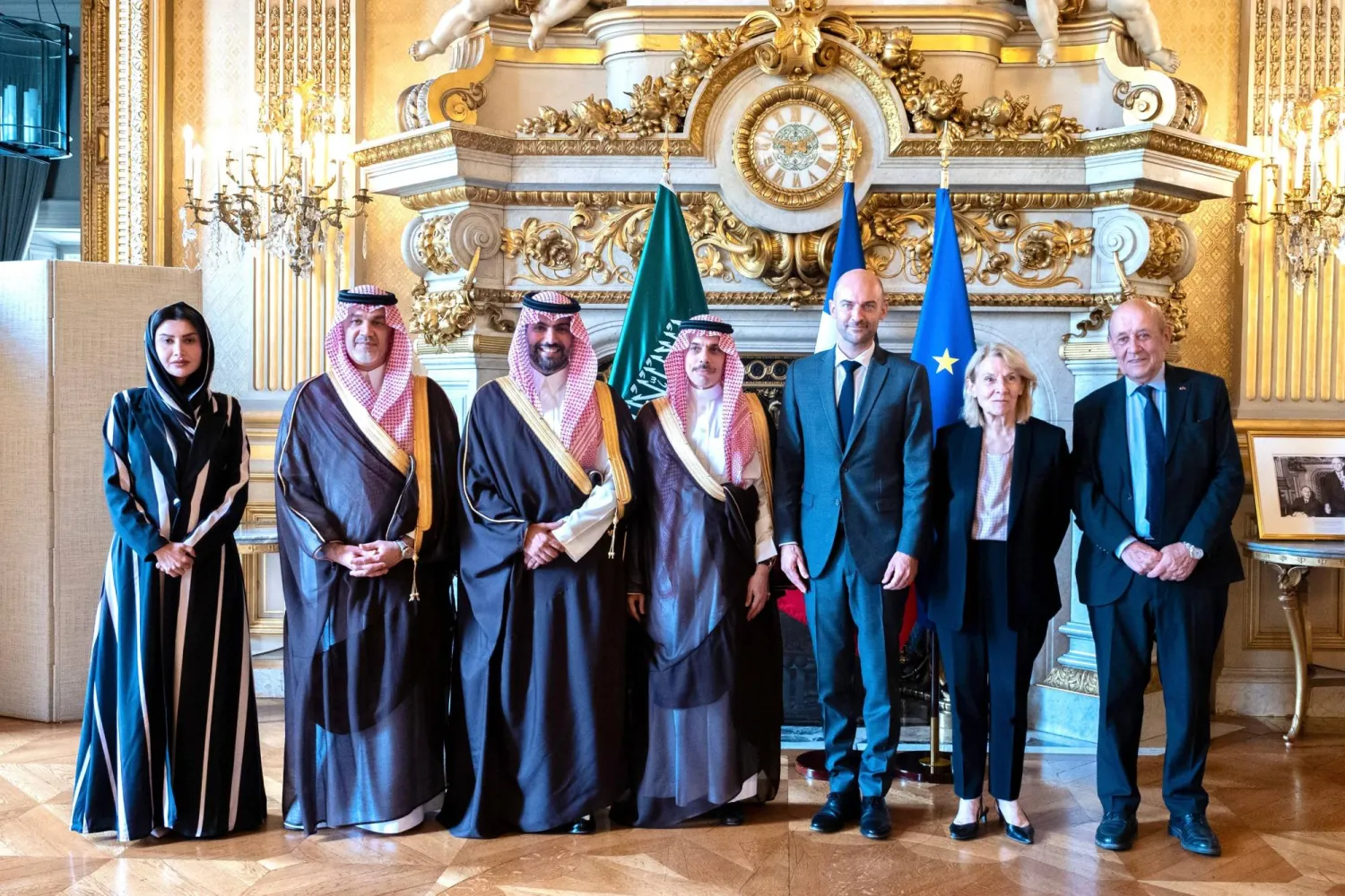 المشاركون في اجتماع اللجنة الوزارية السعودية الفرنسية بشأن العلا (واس)