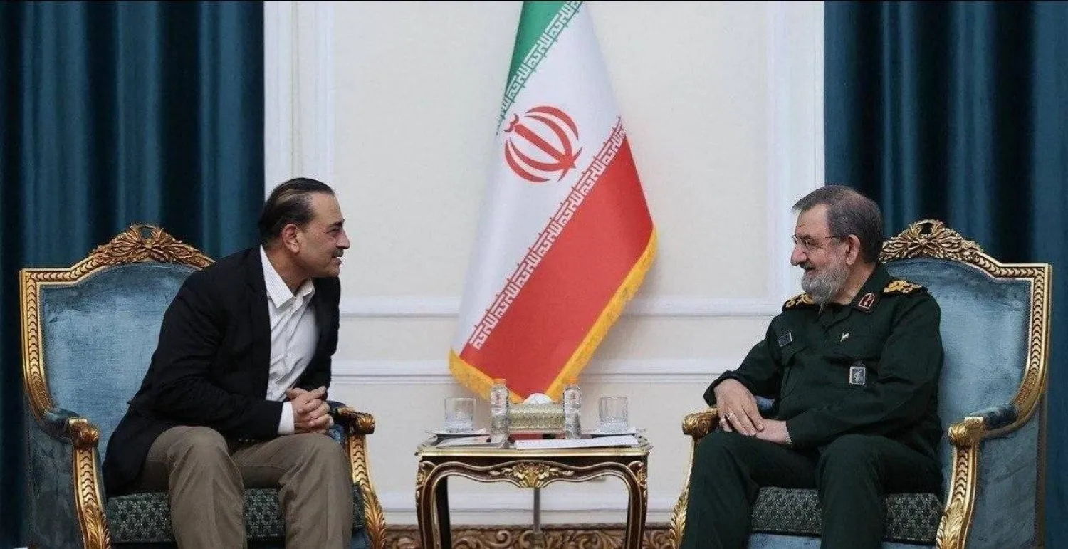 صورة نشرها المجلس الأعلى للأمن القومي الإيراني من لقاء محسن رضائي وقائد الجيش الباكستاني عاصم منير في طهران