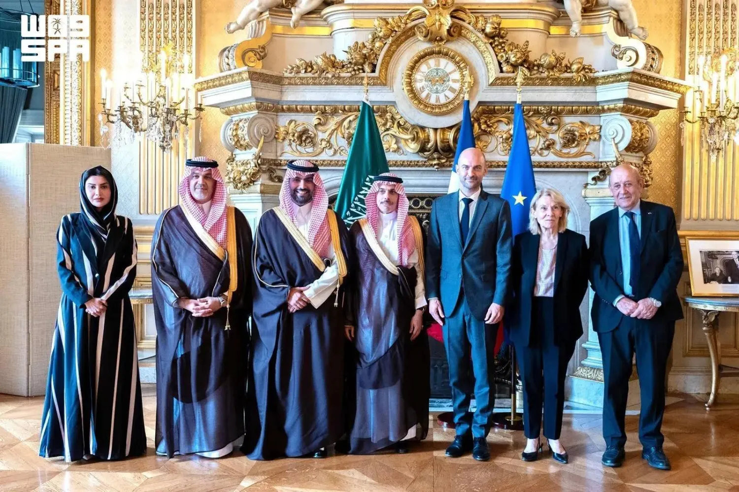 Saudi Minister of Culture and Governor of the Royal Commission for AlUla Prince Badr bin Abdullah bin Farhan (third from left) and French Minister for Europe and Foreign Affairs Jean-Noel Barrot (third from right) during the meeting of the joint Saudi-French Ministerial Committee on AlUla on Monday. (SPA)