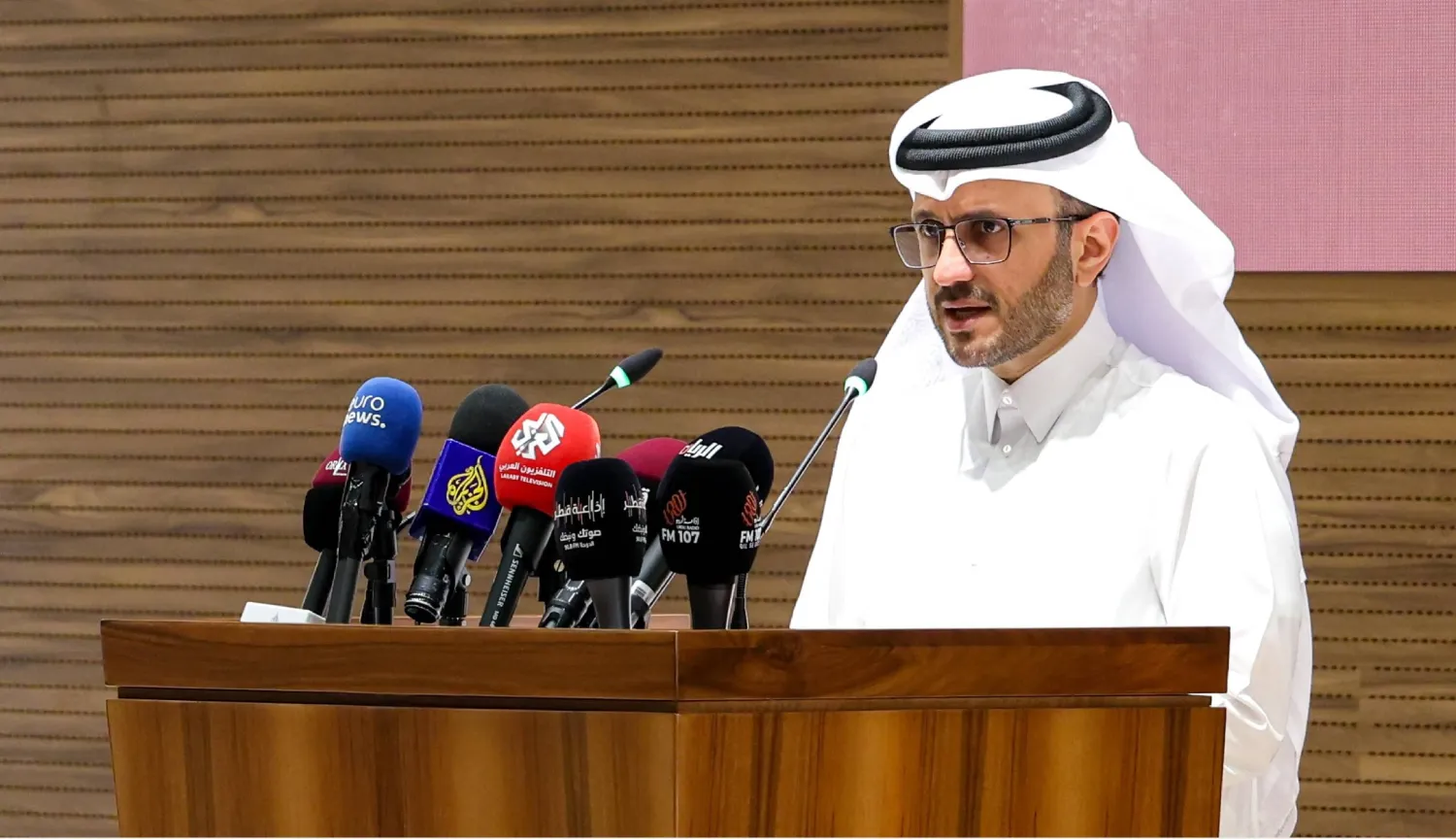 ماجد الأنصاري المتحدث باسم وزارة ‌الخارجية ‌القطرية خلال إحاطة إعلامية من مقرّ الوزارة بالدوحة (قنا)