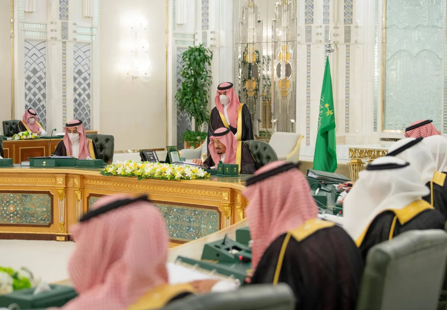 جانب من جلسة مجلس الوزراء برئاسة خادم الحرمين الشريفين الملك سلمان بن عبد العزيز في جدة الثلاثاء (واس)