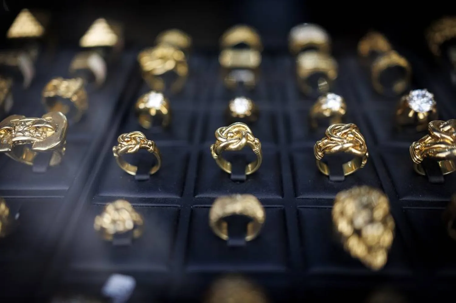 Gold jewellery is displayed at a gold dealer shop window in Hatton Garden, London, Britain, 25 August 2026. (EPA) 