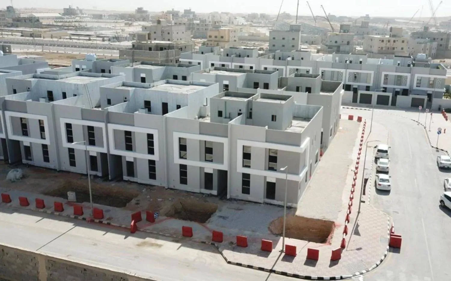 Construction work at the Shams Al-Diyar project, part of the Housing Program in Riyadh (SPA).