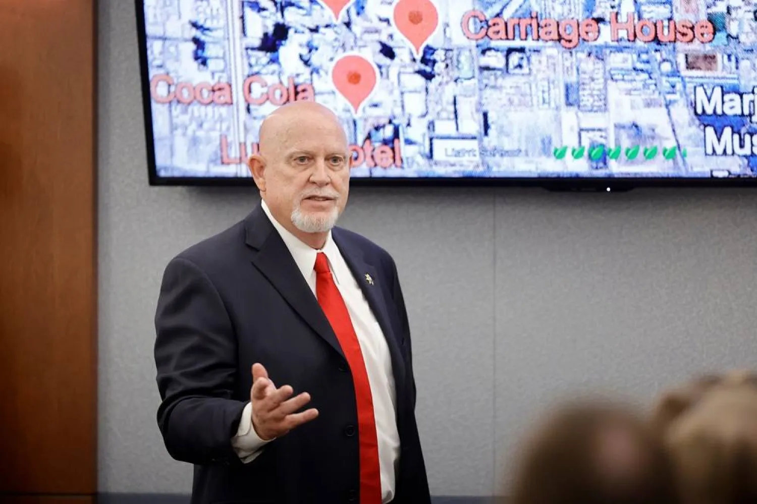  Former Las Vegas Metro Police detective Dan Long testifies in court during the Duane Davis trial, related to the 1996 killing of rapper Tupac Shakur, in Clark County District Court at the Regional Justice Center in Las Vegas on Thursday, Aug. 27, 2026. (Steve Marcus/Las Vegas Sun via AP, Pool) 