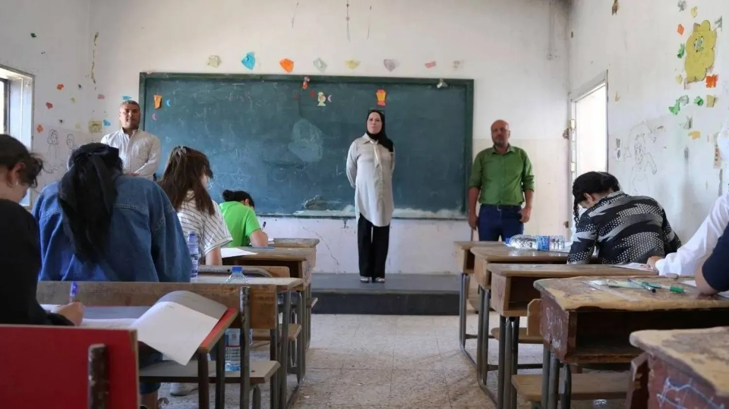 Students who made it to school despite the unrest, sit for official exams. (Sweida governorate) 