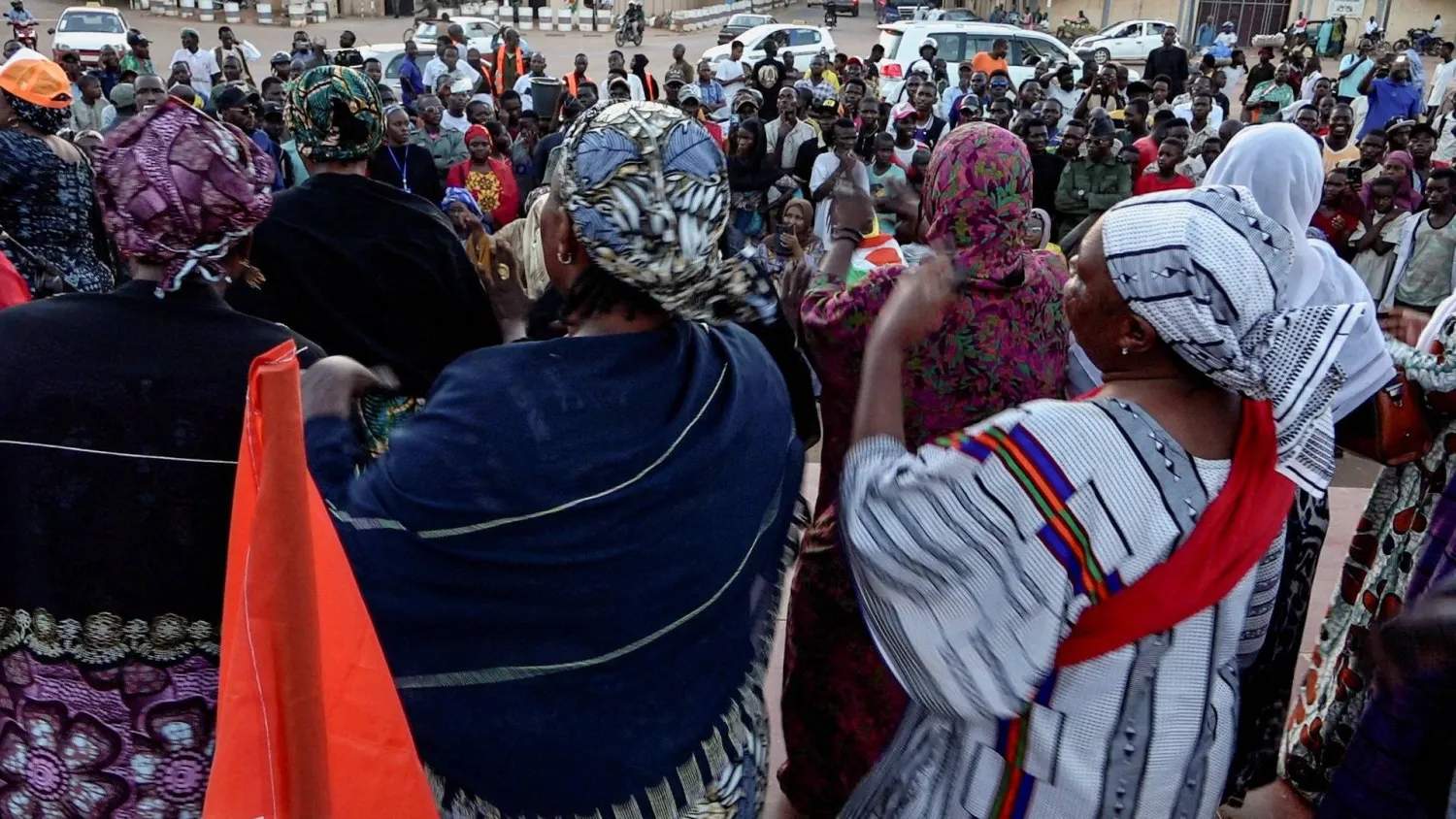 People gather at the Place de la Concertation following an attack by mutineers on the airport and the presidency in Niamey, Niger, August 29, 2026. (Reuters)