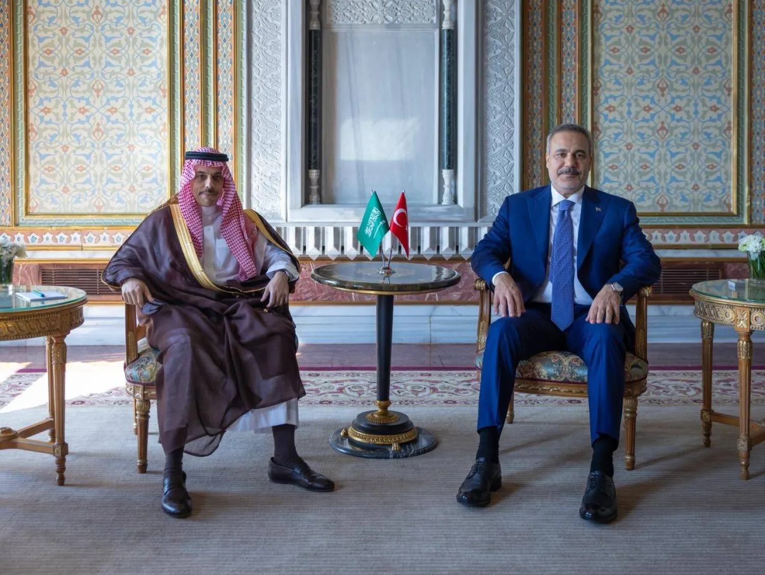 الأمير فيصل بن فرحان وزير الخارجية السعودي خلال مباحثاته مع نظيره التركي هاكان فيدان (واس)