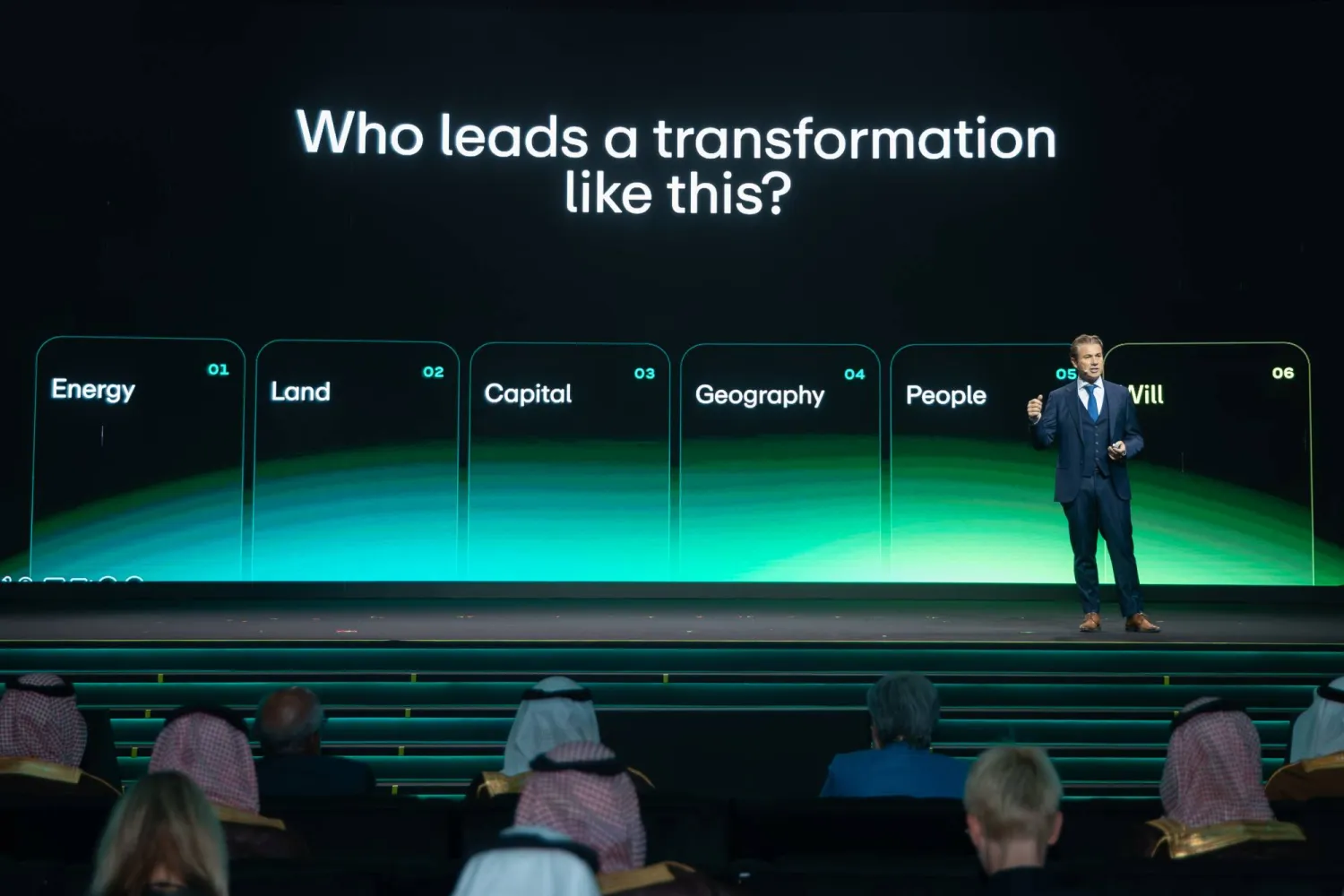 الرئيس التنفيذي لـ«هيوماين» طارق أمين خلال كلمته في «ليب 2026» (الشرق الأوسط)